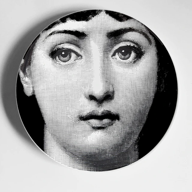 Bord met afbeelding van Lina Cavalieri gezicht